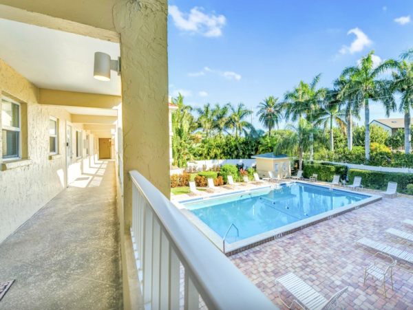 Holmes Beach Gulf Front 2 Bedroom Beach Vacation Condo